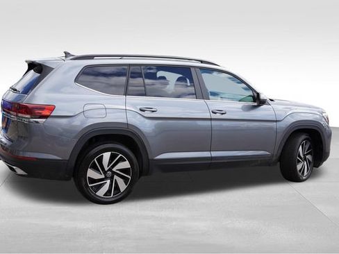 Used 2024 Volkswagen Atlas SE AWD/4WD image 4
