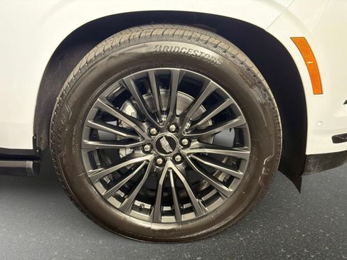 Used 2026 Cadillac Escalade Platinum Sport w/ LPO, Floor Liner Package AWD/4WD image 22