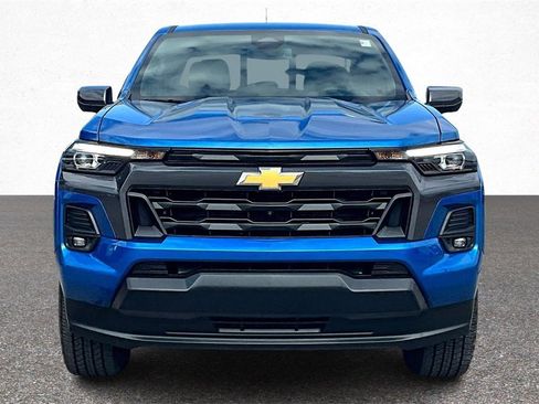 Used 2024 Chevrolet Colorado LT w/ LT Convenience Package III image 3