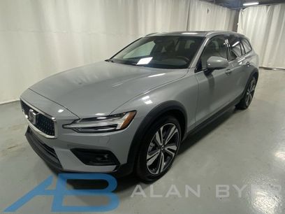 Used 2025 Volvo V60 B5 Cross Country Plus