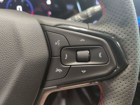 New 2025 Chevrolet Trax RS w/ Sunroof Package image 25