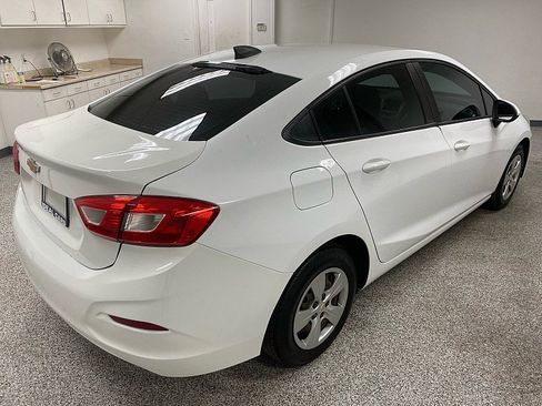 Used 2018 Chevrolet Cruze LS image 5