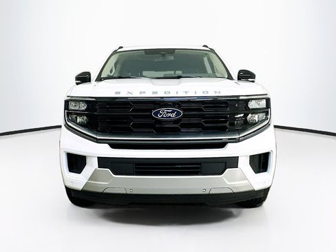 Used 2025 Ford Expedition Max Platinum image 2