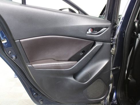 Used 2018 MAZDA MAZDA3 Grand Touring w/ Premium Equipment Package FWD image 43