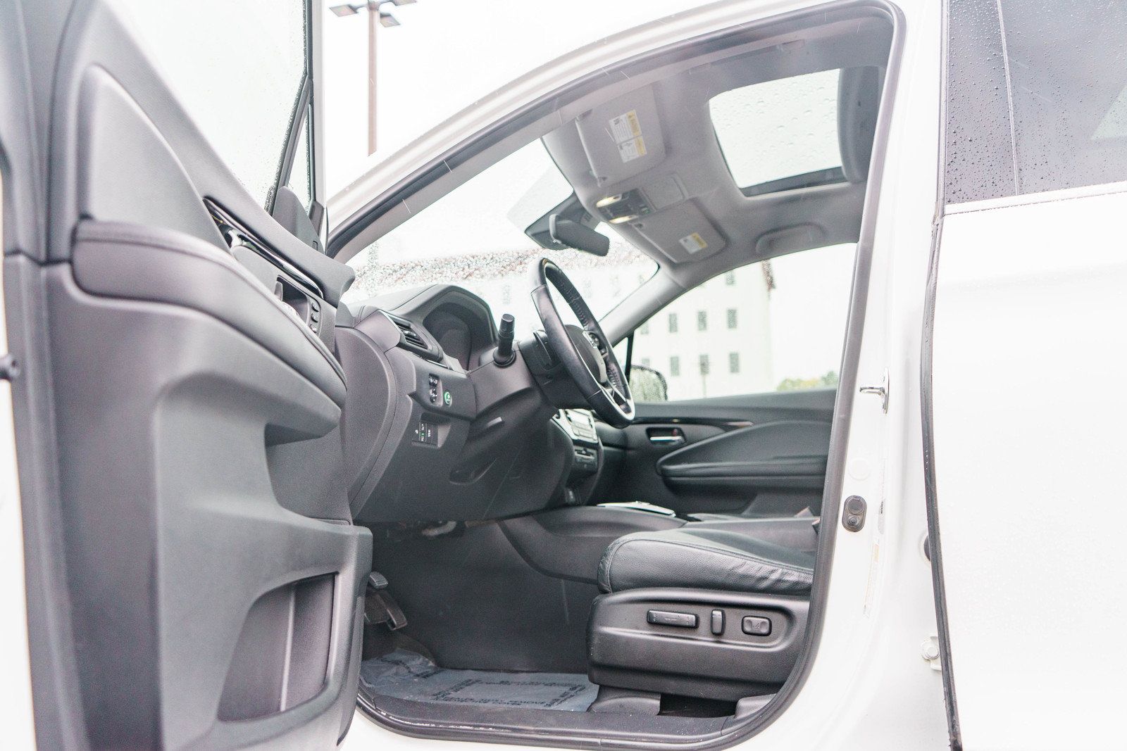 Used 2022 Honda Pilot Elite image 11