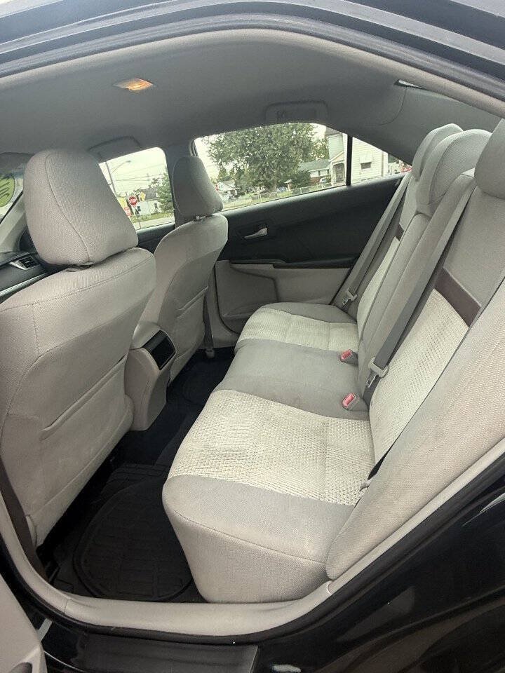 Used 2012 Toyota Camry LE FWD image 8