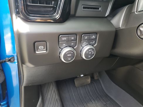 Used 2024 GMC Sierra 1500 AT4 w/ AT4 Preferred Package AWD/4WD image 22