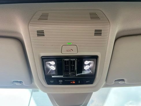 Used 2024 Volkswagen Atlas SE FWD image 22