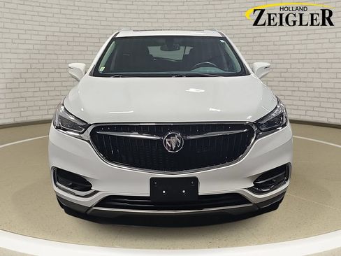 Used 2020 Buick Enclave Essence w/ Sound and Sites Package AWD/4WD image 2