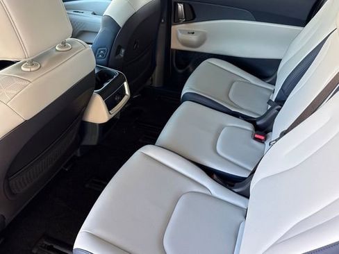 New 2026 Kia Carnival EX image 14