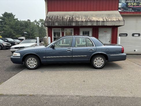 Used 2008 Mercury Grand Marquis GS RWD image 1