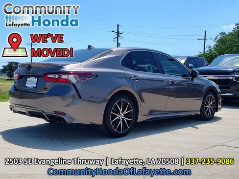 Used 2022 Toyota Camry SE FWD image 10