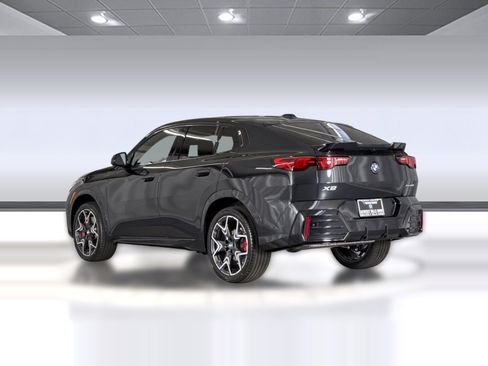 New 2026 BMW X2 xDrive28i w/ Technology Package AWD/4WD image 3
