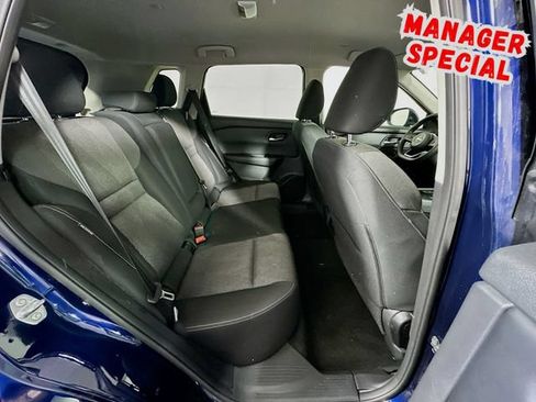 Used 2024 Nissan Rogue SV FWD image 25