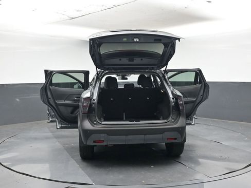 Used 2025 Nissan Kicks SV image 42