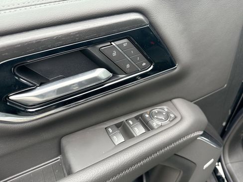 New 2026 GMC Yukon XL Denali AWD/4WD image 15
