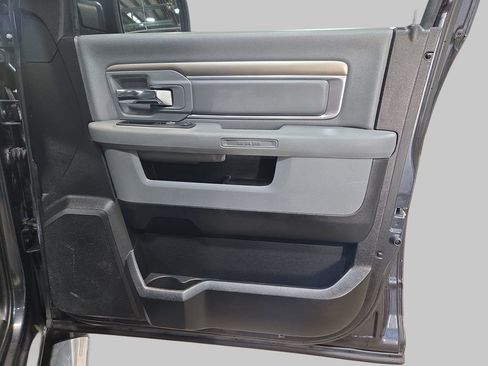 Used 2017 RAM 1500 Classic SLT w/ SLT Plus D￩cor Group AWD/4WD image 12