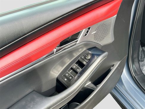 Used 2022 MAZDA MAZDA3 s image 18