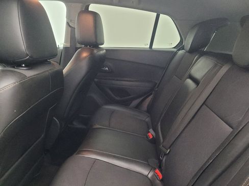 Used 2020 Chevrolet Trax LT w/ Redline Edition FWD image 18