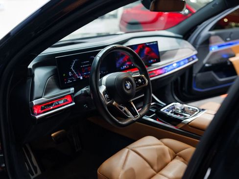 Used 2023 BMW 740i w/ Parking Assistance Package image 25