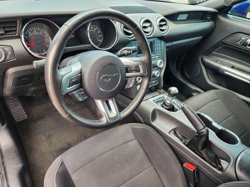 Used 2016 Ford Mustang Coupe RWD image 2