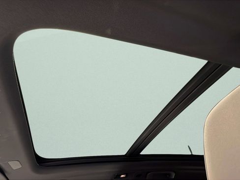 New 2026 Volvo XC60 B5 Plus AWD/4WD image 18