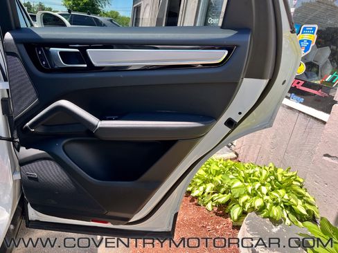 Used 2023 Porsche Cayenne Platinum Edition AWD/4WD image 44