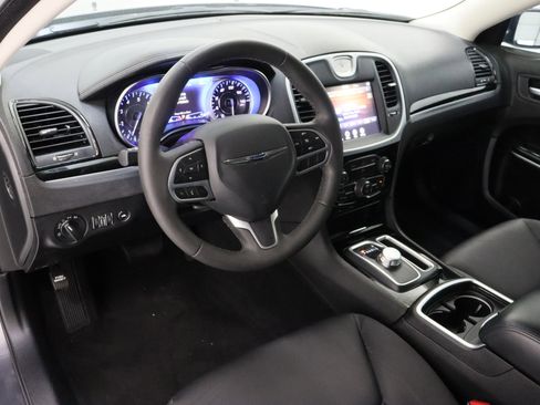 Used 2023 Chrysler 300 Touring w/ Sport Appearance Package RWD image 13
