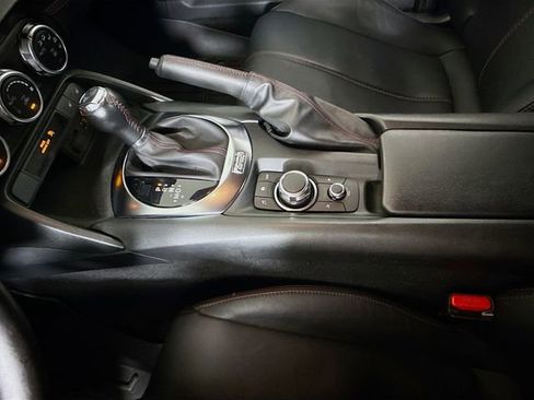 Used 2018 MAZDA MX-5 Miata Grand Touring image 15