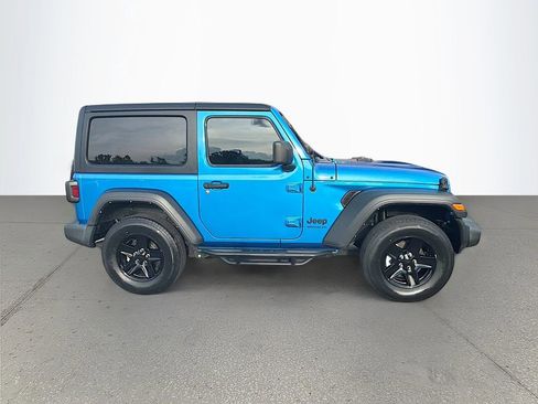 Used 2022 Jeep Wrangler Sport AWD/4WD image 3