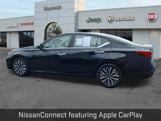 Used 2024 Nissan Altima 2.5 SV FWD image 2