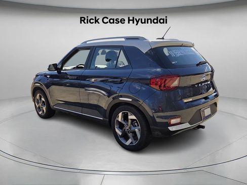 Used 2025 Hyundai Venue Limited image 8