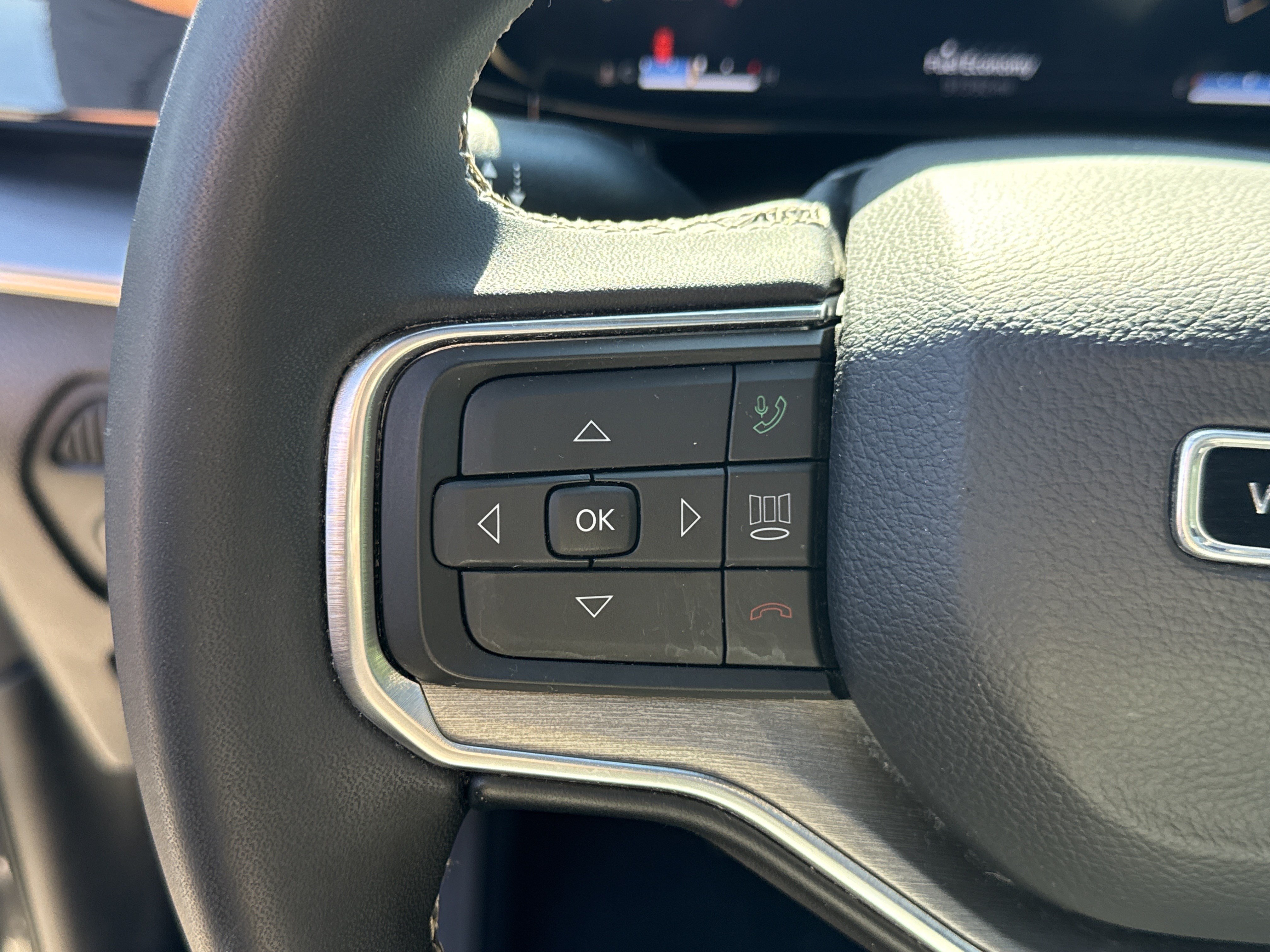 Used 2023 Jeep Wagoneer Series II AWD/4WD image 2