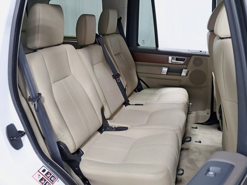 Used 2016 Land Rover LR4 HSE image 30