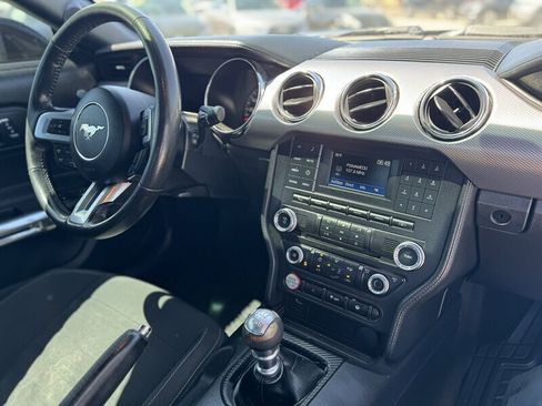 Used 2016 Ford Mustang Coupe image 6