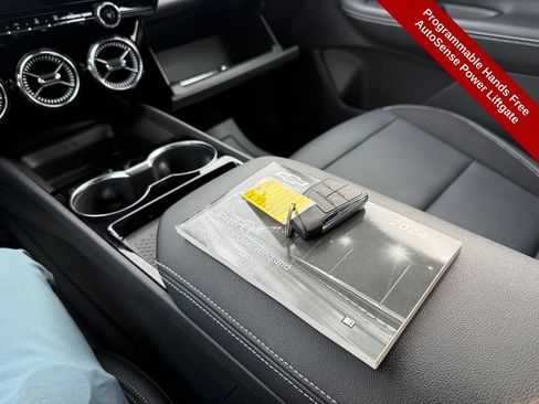 Used 2024 Chevrolet Blazer EV LT AWD/4WD image 31