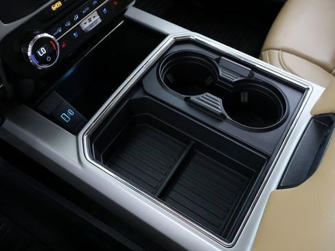 Used 2022 Ford F250 Lariat w/ Chrome Package image 34