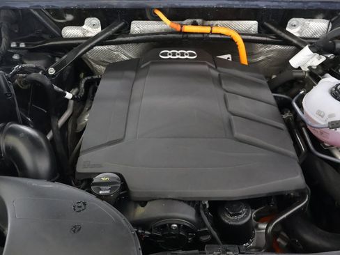 Used 2020 Audi Q5 e Prestige w/ Prestige Package image 29