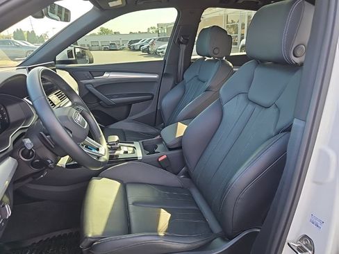 Used 2024 Audi Q5 2.0T Premium w/ Summer of Audi Package AWD/4WD image 3