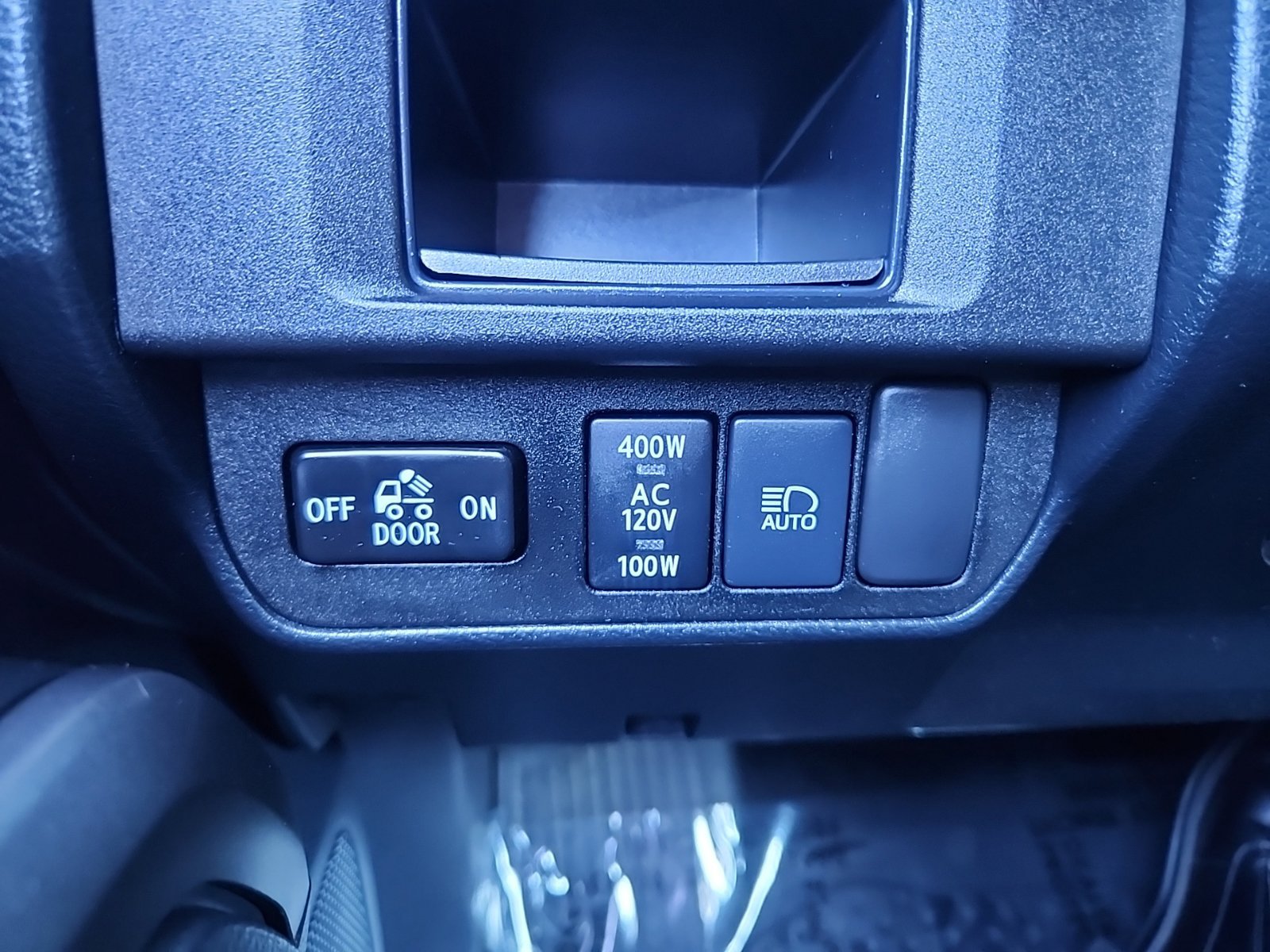 Used 2019 Toyota Tacoma TRD Sport AWD/4WD image 31