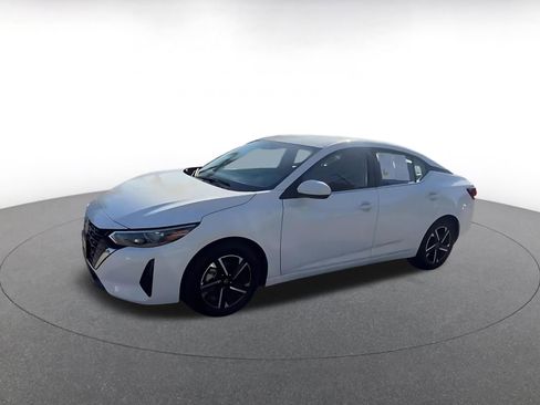 Used 2025 Nissan Sentra SV image 8