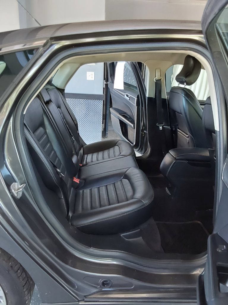 Used 2017 Ford Fusion SE AWD/4WD image 20