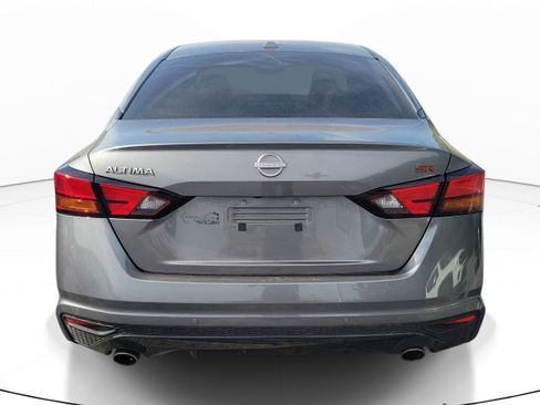 Used 2024 Nissan Altima 2.5 SR w/ SR Premium Package image 5