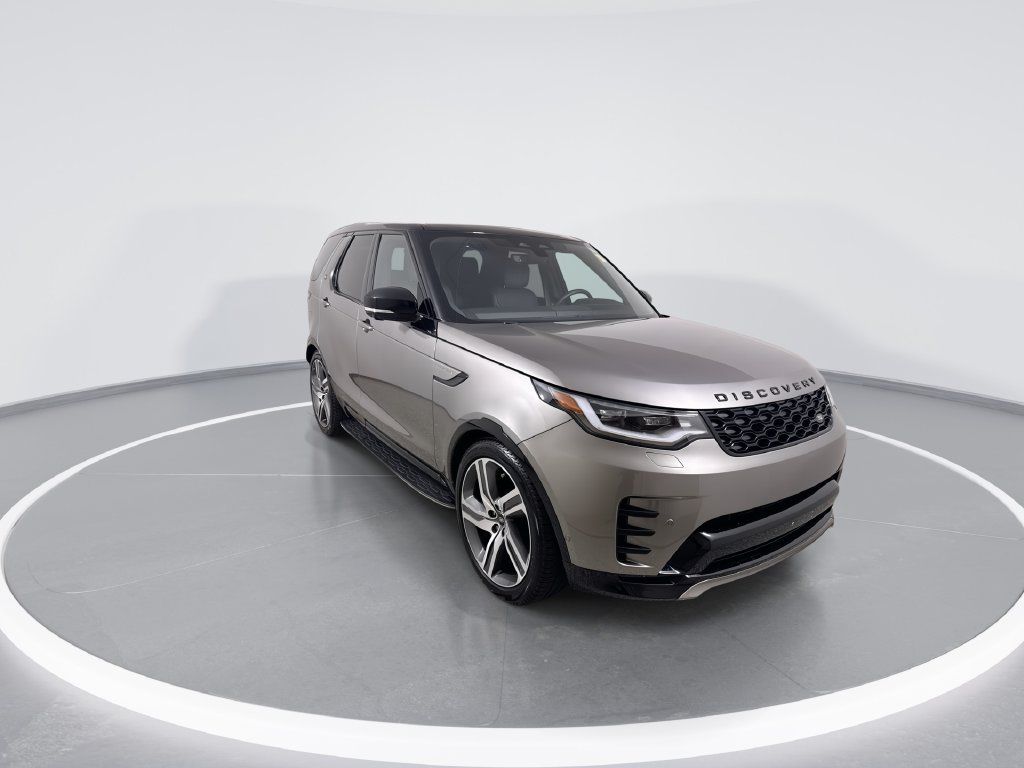 Used 2024 Land Rover Discovery Dynamic SE AWD/4WD image 2