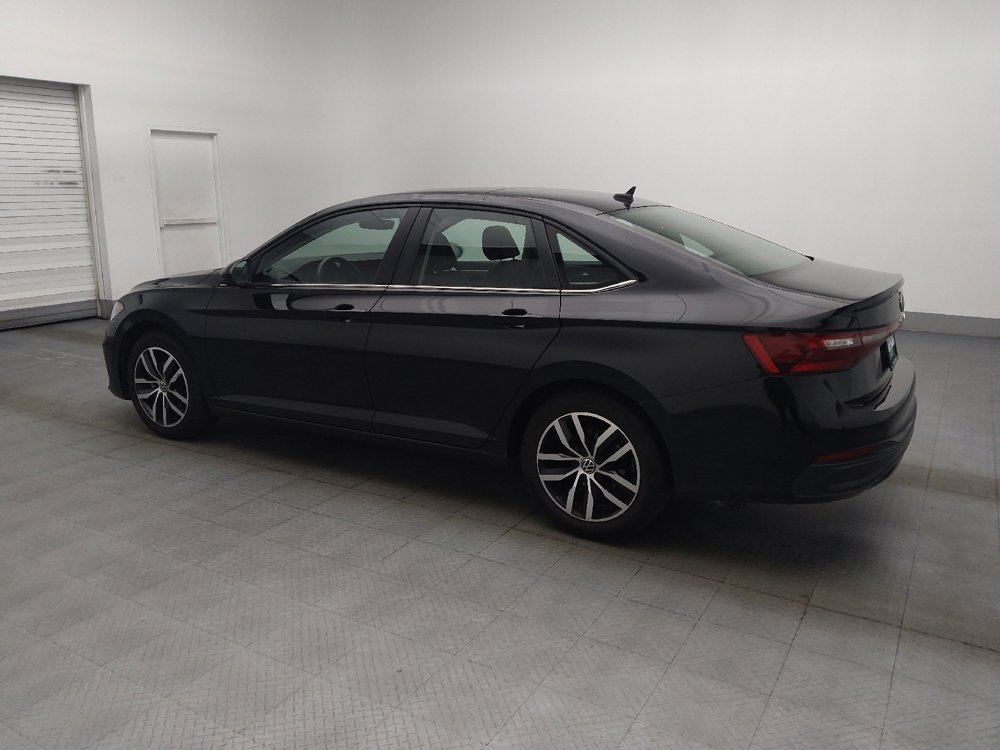 Used 2025 Volkswagen Jetta SE FWD image 3