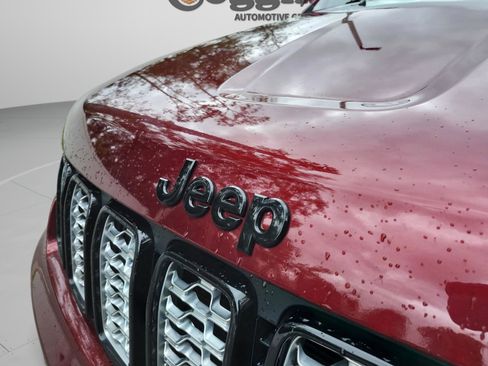 Used 2020 Jeep Grand Cherokee Altitude image 22