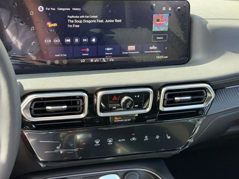 New 2026 Nissan Sentra SV w/ SV Convenience Package FWD image 19