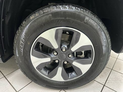 Used 2023 Jeep Grand Cherokee 4WD 4xe image 15