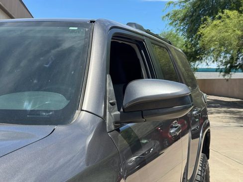 Used 2017 Toyota 4Runner SR5 AWD/4WD image 60