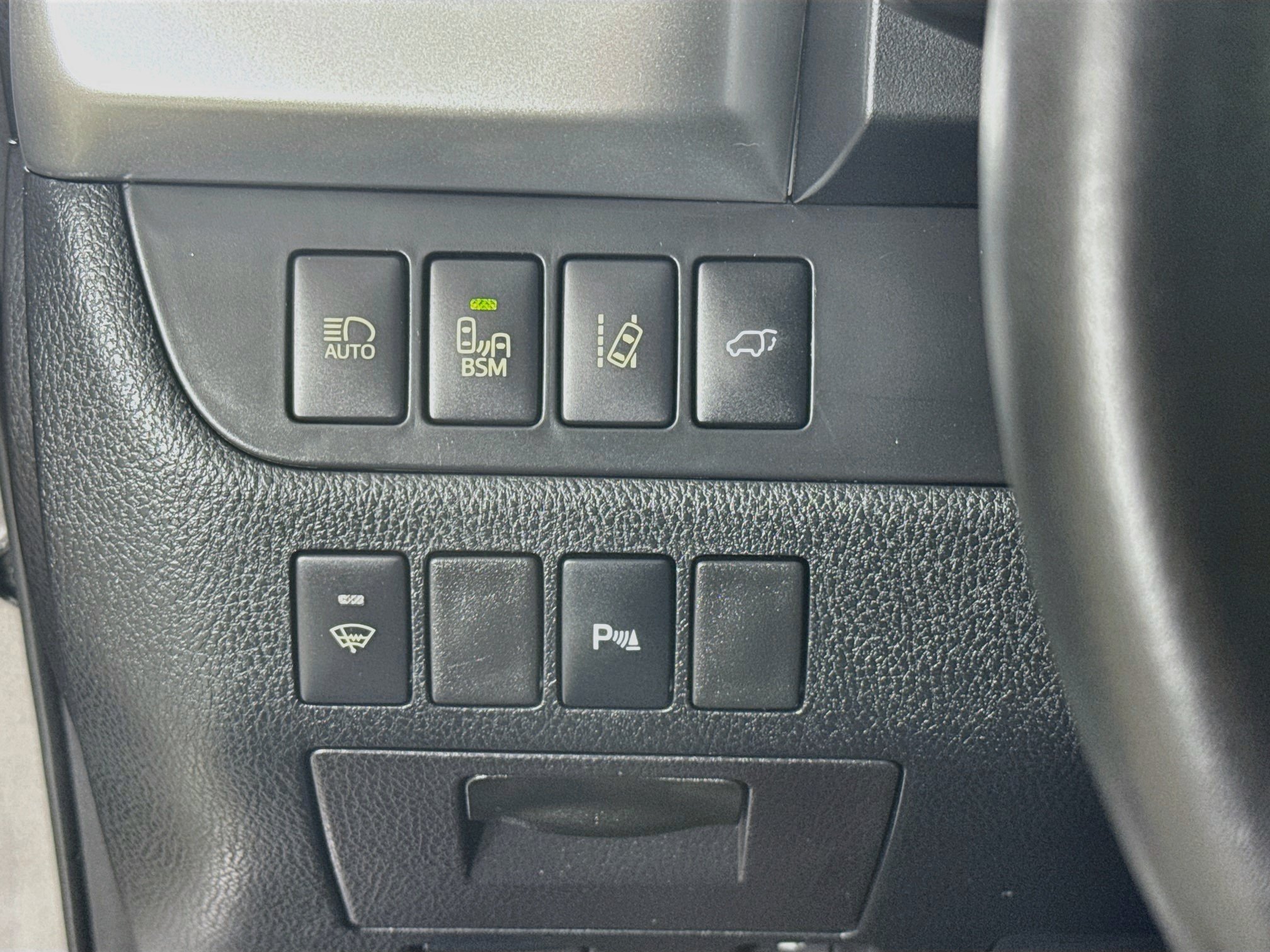 Used 2015 Toyota Highlander Limited w/ Driver Technology Package AWD/4WD image 12